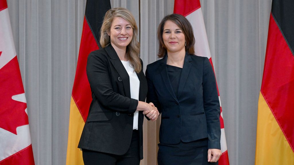 La ministra de Canadá, Melanie Joly, y su homóloga alemana, Annalena Baerbock