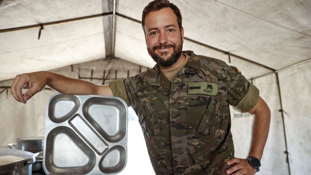 El soldado y nieto del creador de la fideuà se mete en el sector con su revolución de la cocina militar El soldado y nieto del creador de la fideuà se mete en el sector con su revolución de la cocina militar