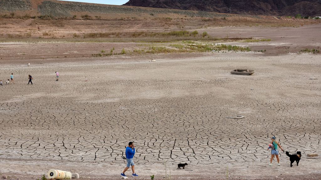 La extrema sequía vacía el Lago Mead en EEUU y revela varios cadáveres