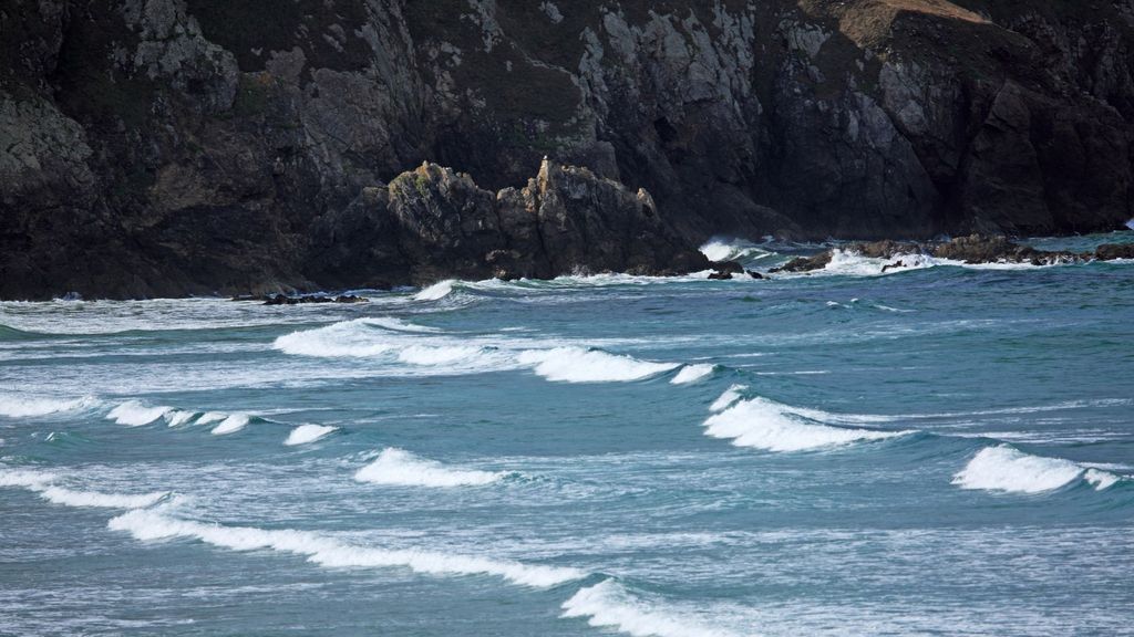 Una adolescente muere ahogada en una playa de Cornualles, Reino Unido