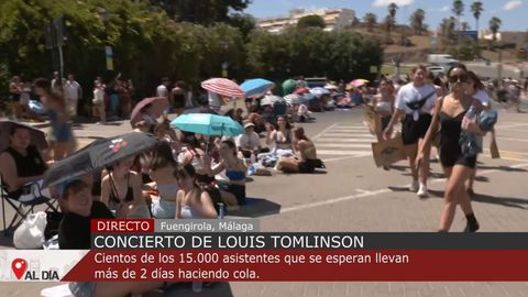 Cientos de fans guardan cola para ver a Louis Tomlinson en Fuengirola