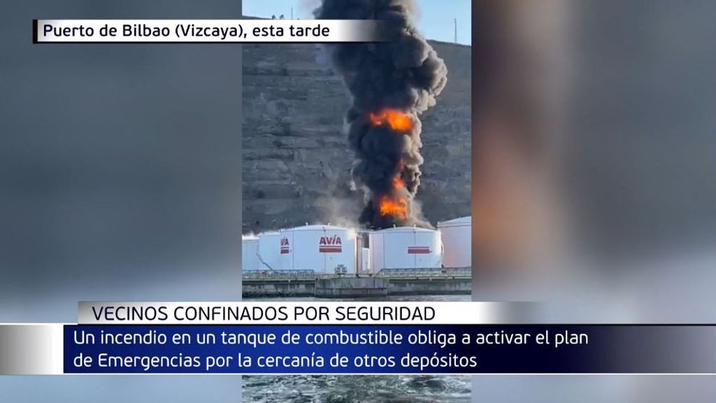 Sofocado el incendio en el puerto de Bilbao: los vecinos fueron confinados por seguridad