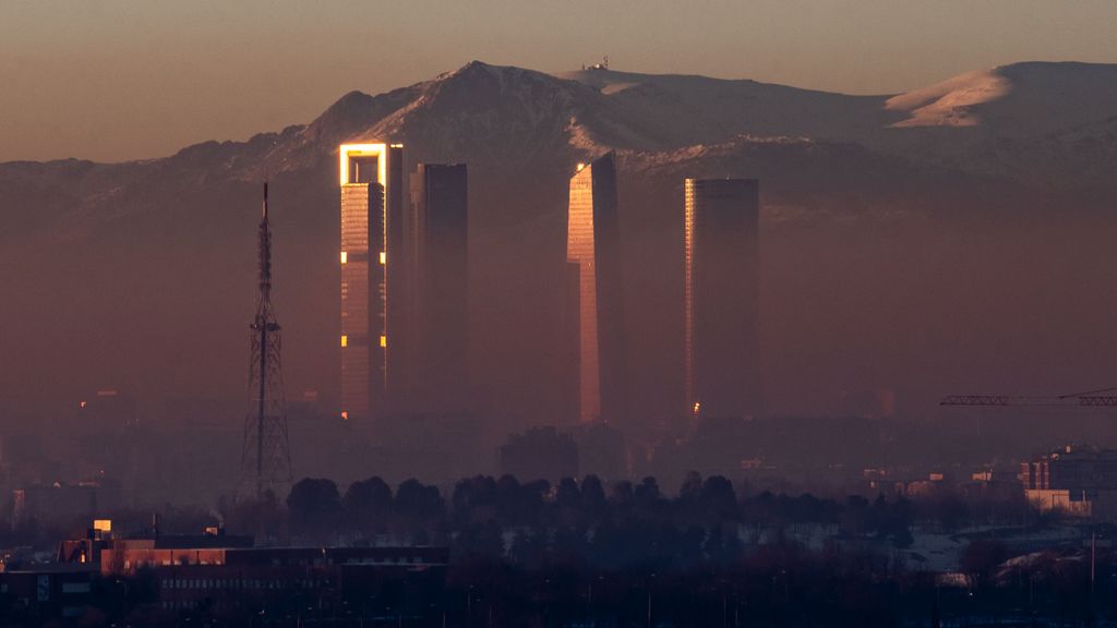 Imagen de Madrid con contaminación, que podría estar relacionada con los infartos de personas no fumadoras