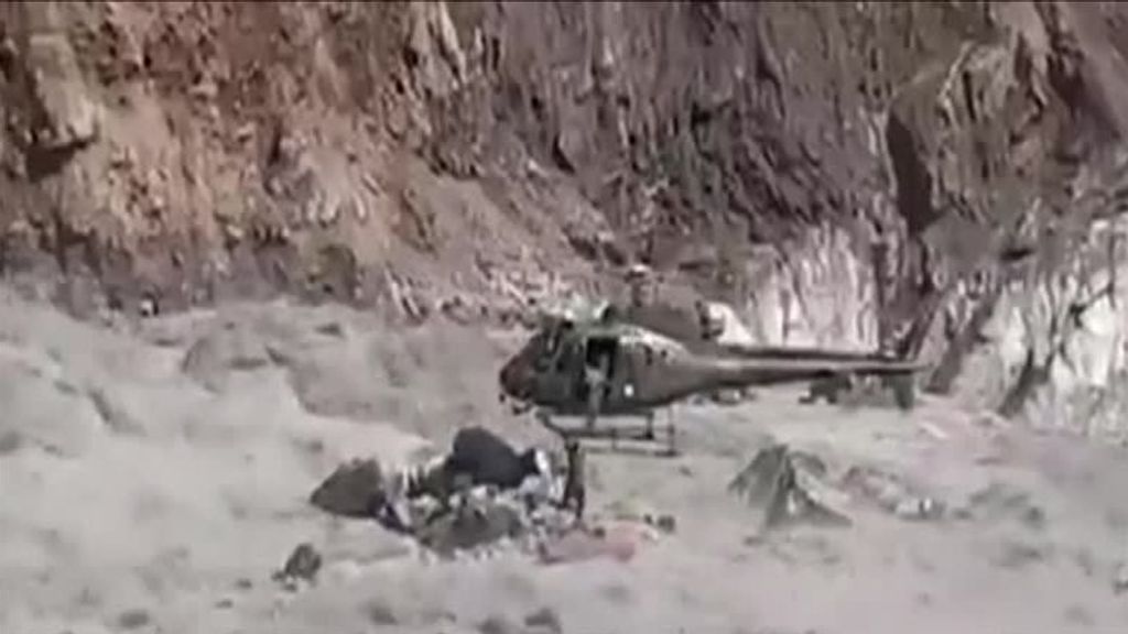 Vídeo del rescate de un niño atrapado en un río por las inundaciones en Pakistán