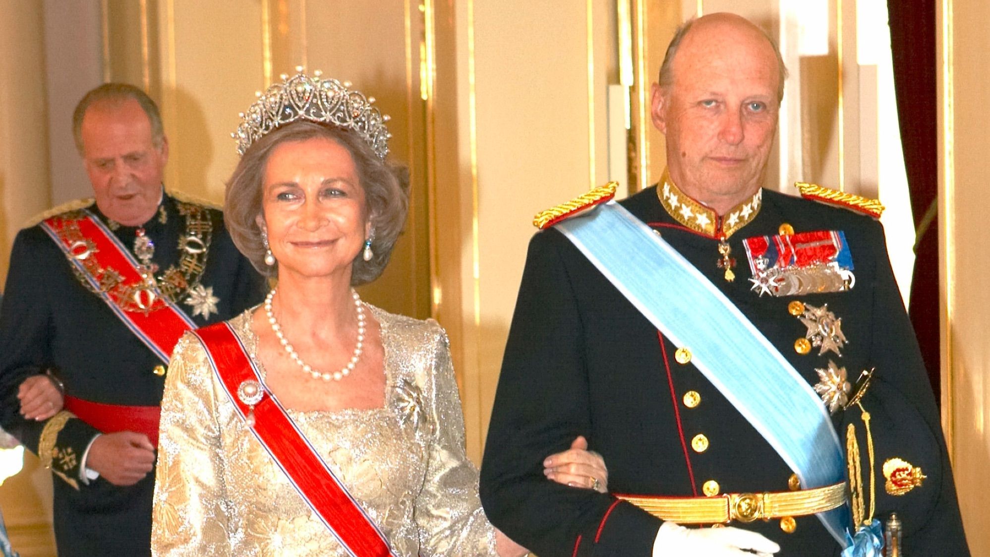 A finales de los 50, en una fiesta, conoció a Sofía de Grecia.
