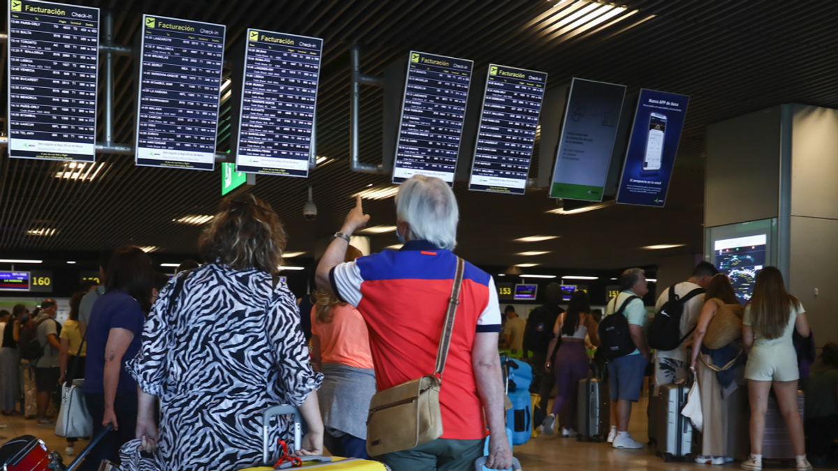 Se restablece tráfico aéreo Se restablece tráfico aéreo