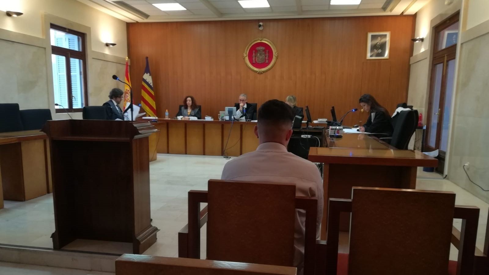 El joven acusado de abusos sexuales a una menor a la que conoció por Instagram niega que la forzara