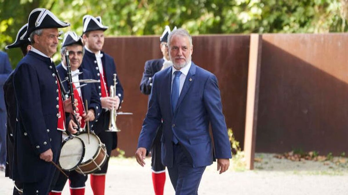 El Lehendakari entrando en el Palacio Miramar de Donostia, donde este martes se ha celebrado el Consejo de Gobierno. El Lehendakari entrando en el Palacio Miramar de Donostia, donde este martes se ha celebrado el Consejo de Gobierno.