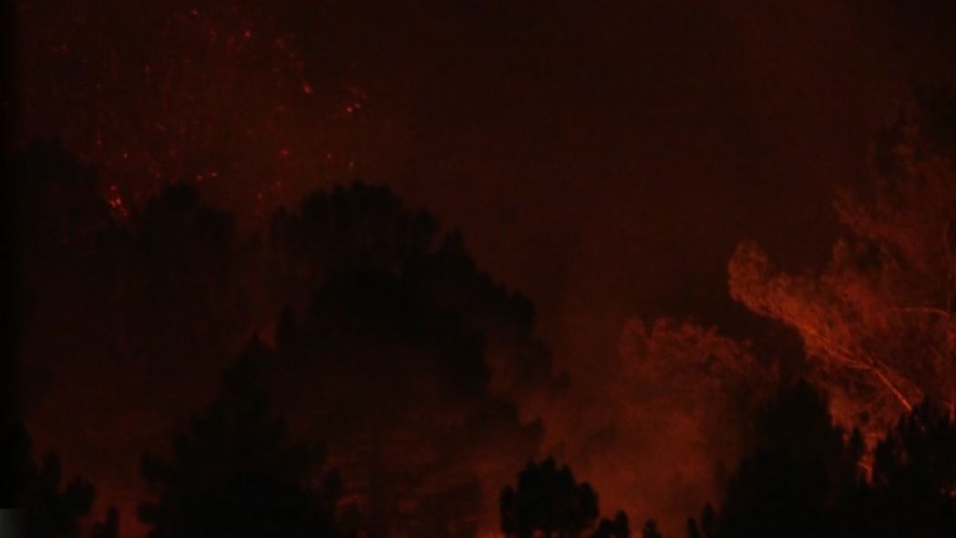 La lluvia, la gran aliada durante la noche en el incendio de Riopar, Albacete