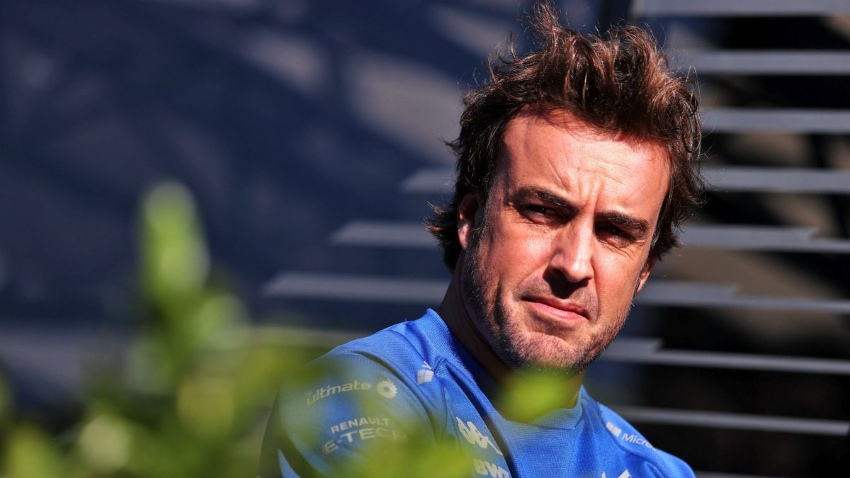Alonso pide disculpas a Hamilton tras llamarle idiota: "No pensaba lo que dije"