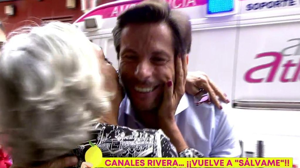 Canales Rivera es recibido por sus compañeros