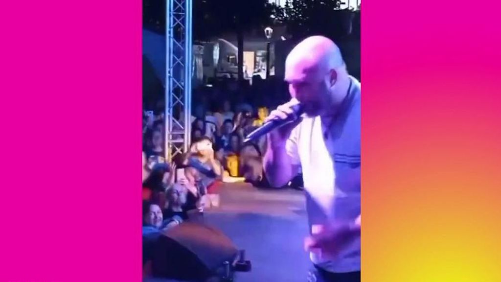 El vídeo de Kiko Rivera dando una patada a una persona del público en un concierto