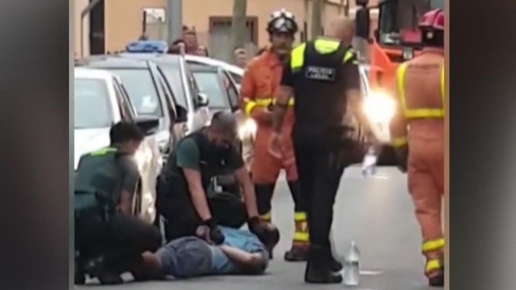 Un hombre se atrinchera en su casa de Albal y amenaza a sus padres