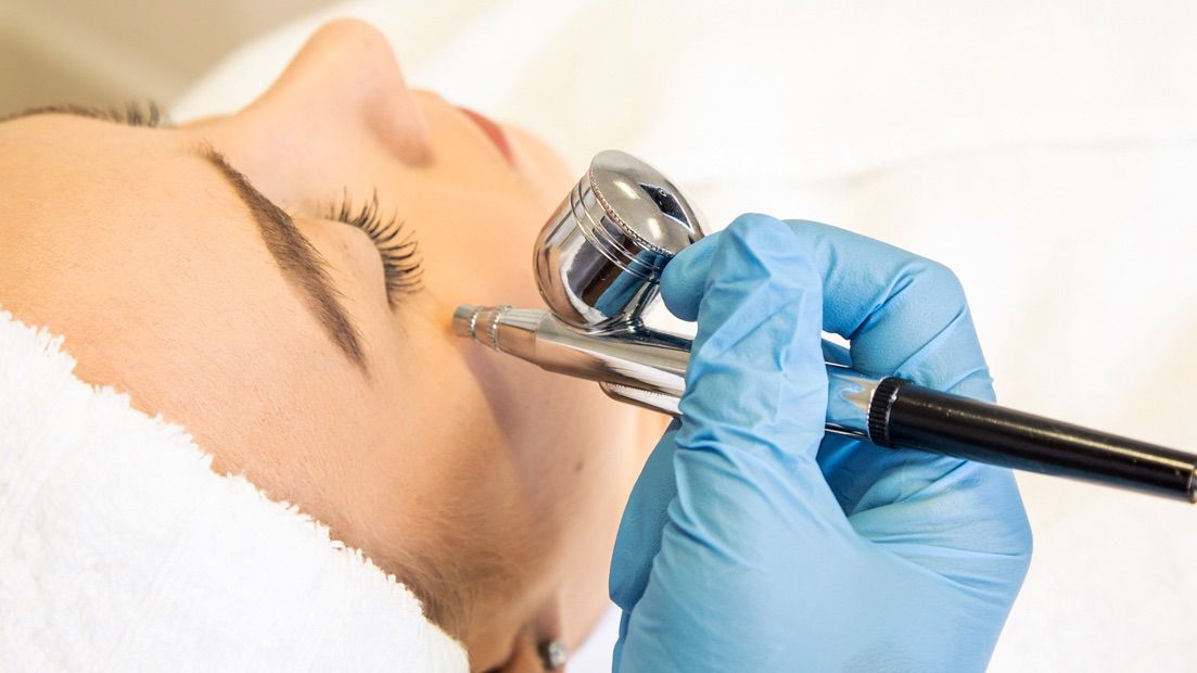 Se trata de un tratamiento de rejuvenecimiento facial.
