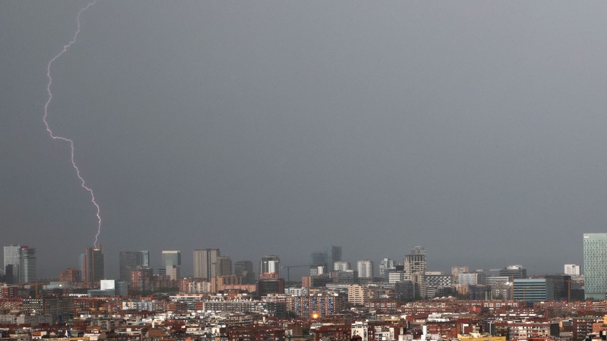 Una profunda borrasca desploma el termómetro y pone en alerta a España