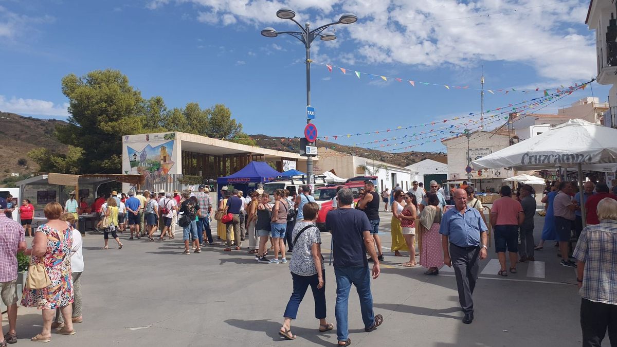 Miles de turistas disfrutarán este sábado 3 de septiembre del ajoblanco elaborado por Yolanda y Ans Miles de turistas disfrutarán este sábado 3 de septiembre del ajoblanco elaborado por Yolanda y Ans