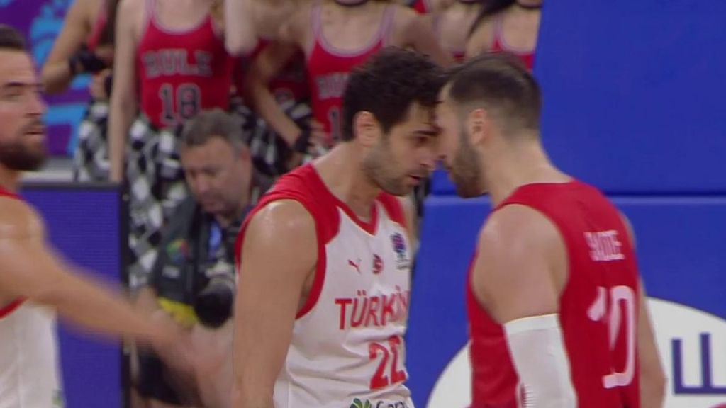 Cara a cara entre Korkmaz y Sanadze