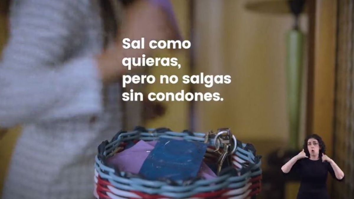Imagen de la campaña del Ministerio de Sanidad 'Sal como quieras, pero no salgas sin condones'