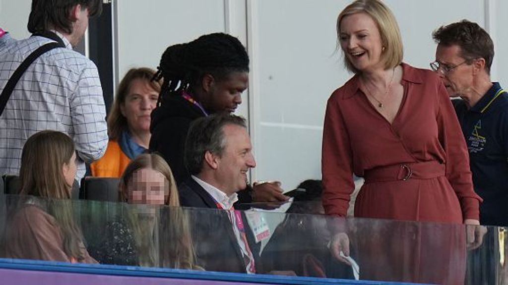 Liz Truss junto a su marido y sus hijas en 2022