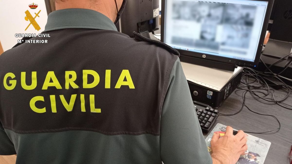 11 personas detenidas y otras 25 investigadas por robos de casi 80.000 euros de metal en Alicante 11 personas detenidas y otras 25 investigadas por robos de casi 80.000 euros de metal en Alicante