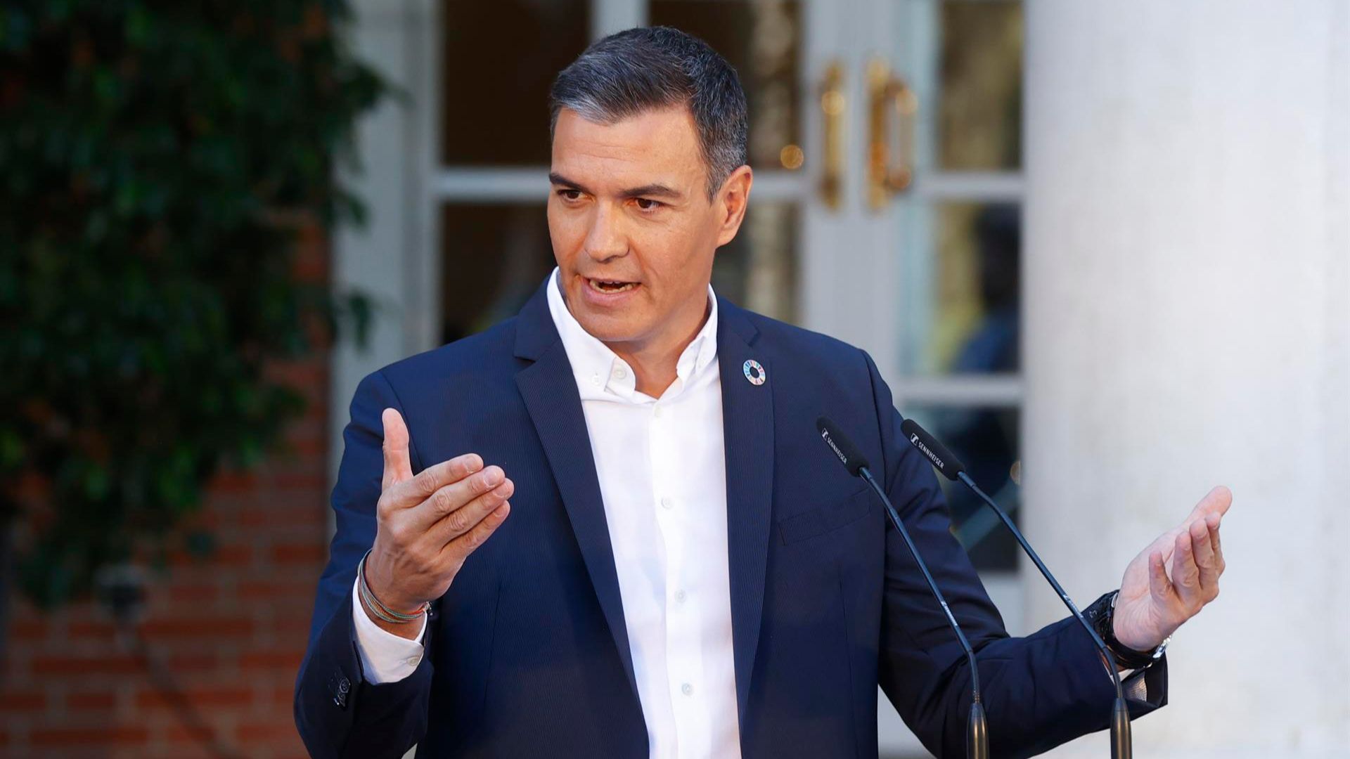 Pedro Sánchez carga contra “los profetas de la catástrofe” durante su reunión en Moncloa con 50 ciudadanos