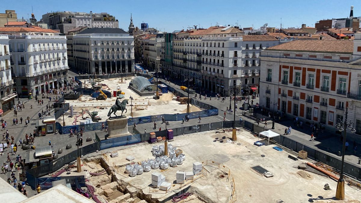 Vista general de las obras en la Puerta del Sol
