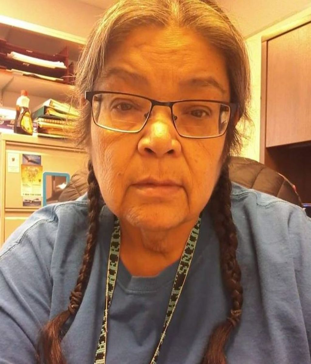Gloria Burns, de 62 años, una sanitaria de la clínica de salud James Smith Cree Nation