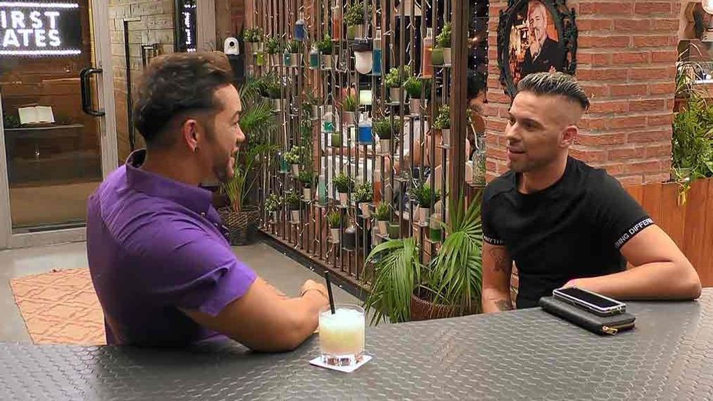 Hugo y Jesús durante su paso por 'First Dates'