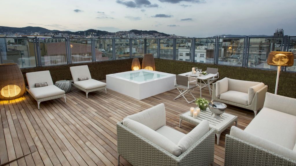 Majestic Royal Penthouse Terraza Sagrada Familia atardecer