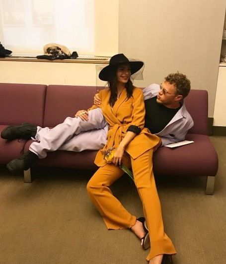 Para ese día tan especial, ella lució un traje de Zara.