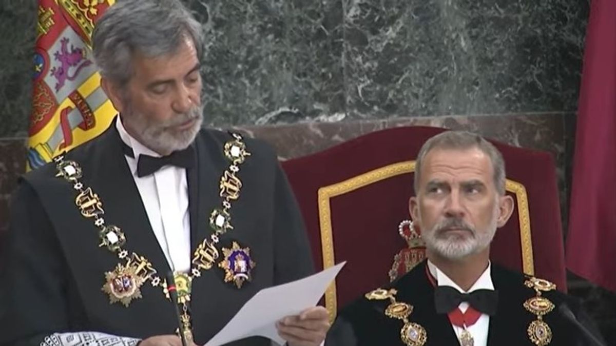 Carlos Lesmes junto al rey Felipe VI en la apertura del año judicial