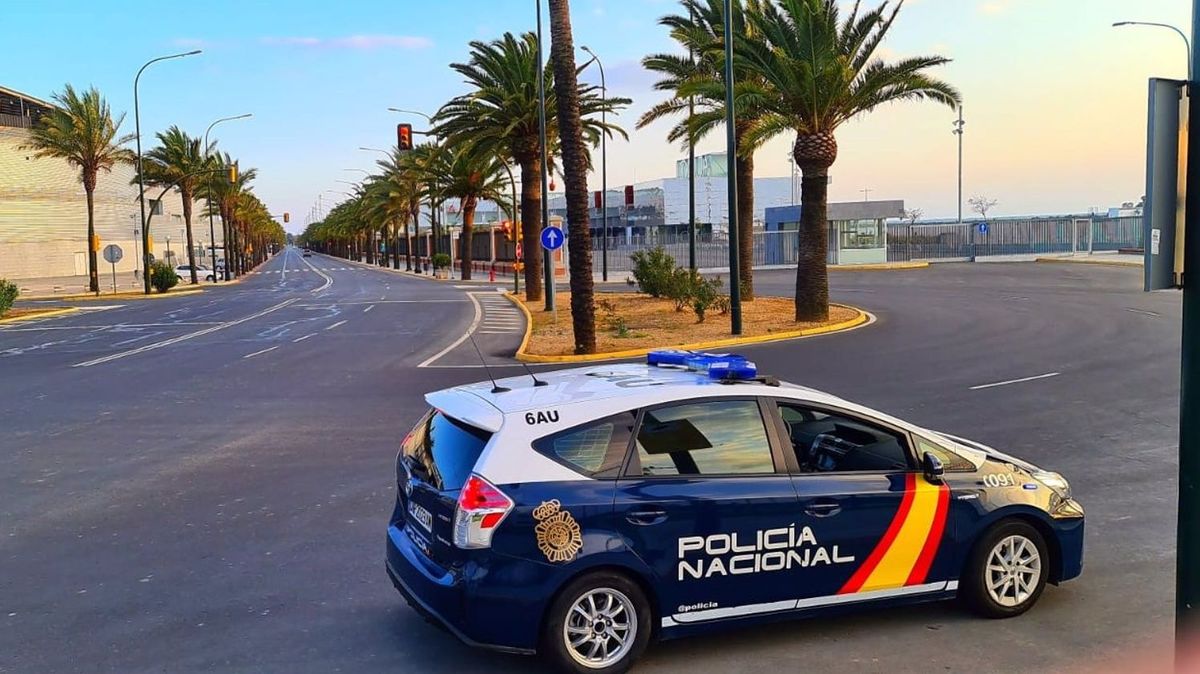 Coche de Policía Nacional Coche de Policía Nacional