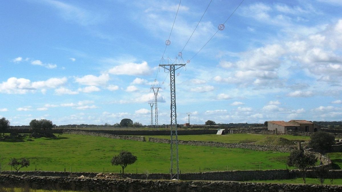 EuropaPress 4397843 torres electricas EuropaPress 4397843 torres electricas