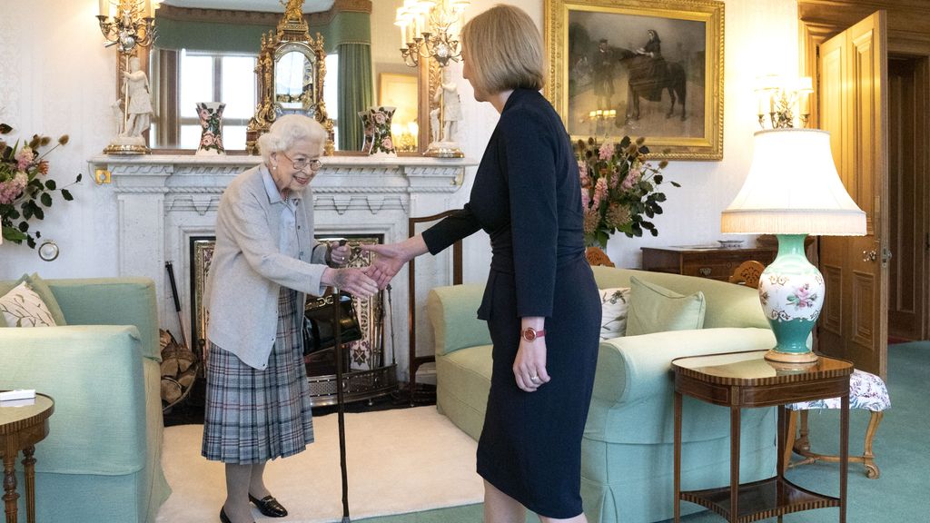 La reina Isabel II recibe a Liz Truss en Balmoral