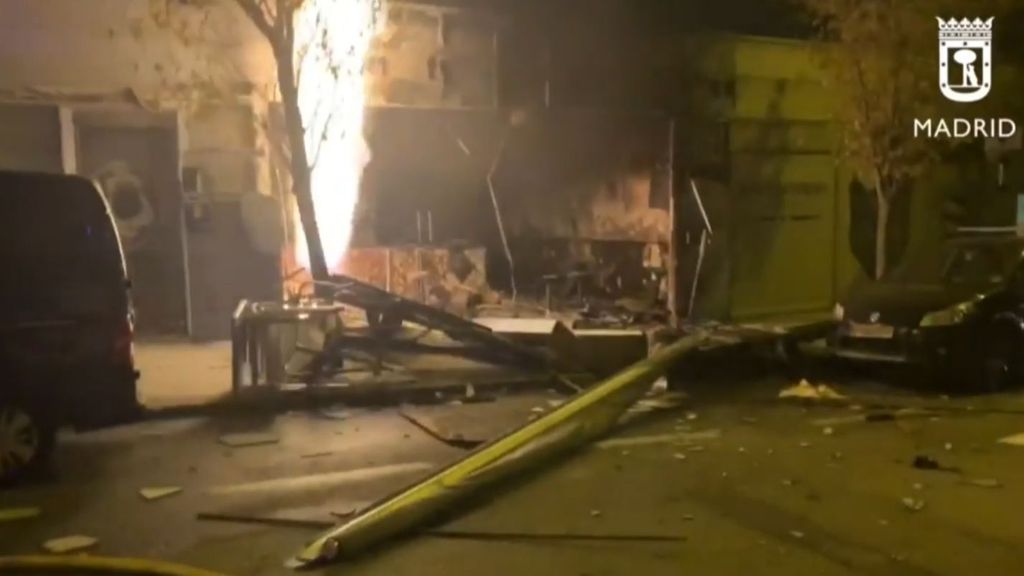 El momento de la explosión provocada en el bar de Madrid, en vídeo