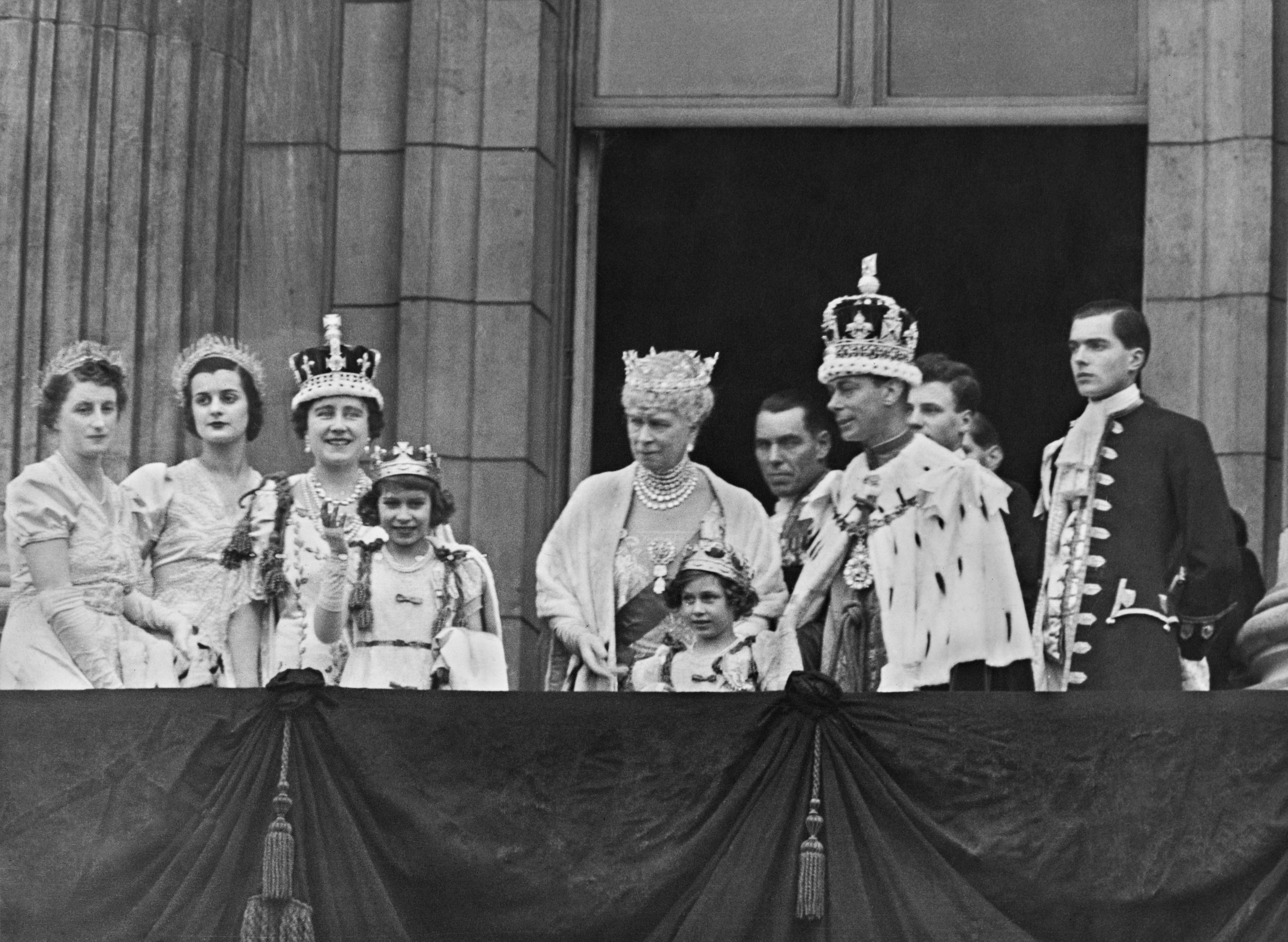 El reinado de Isabel II, en imágenes