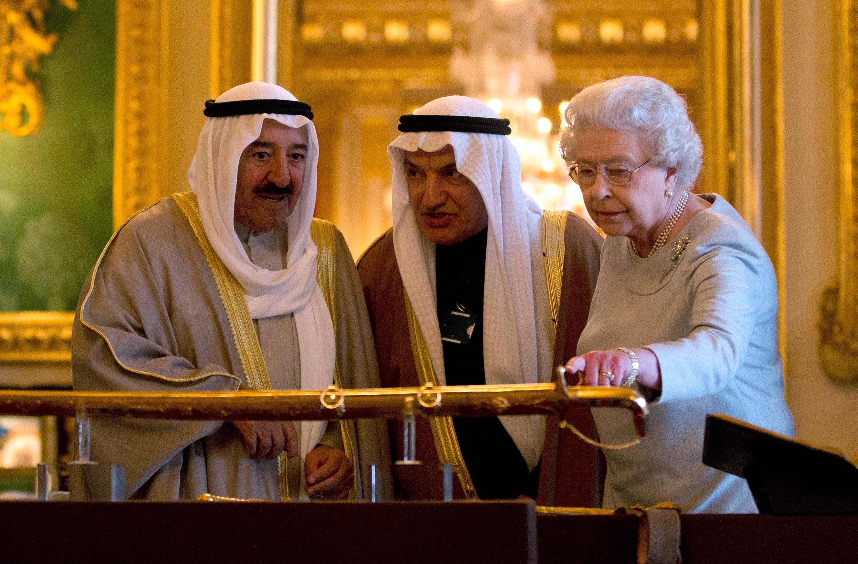 El reinado de Isabel II, en imágenes