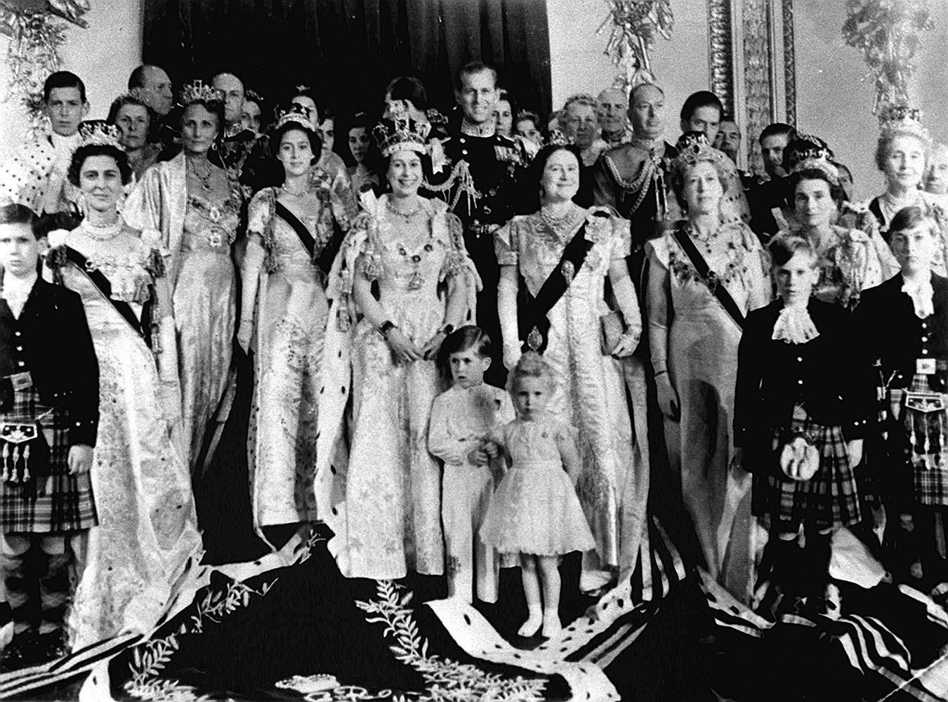 El reinado de Isabel II, en imágenes