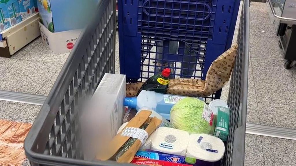 La cesta de la compra anunciada por Yolanda Díaz por 30 euros podría costarnos casi 96 euros en un supermercado
