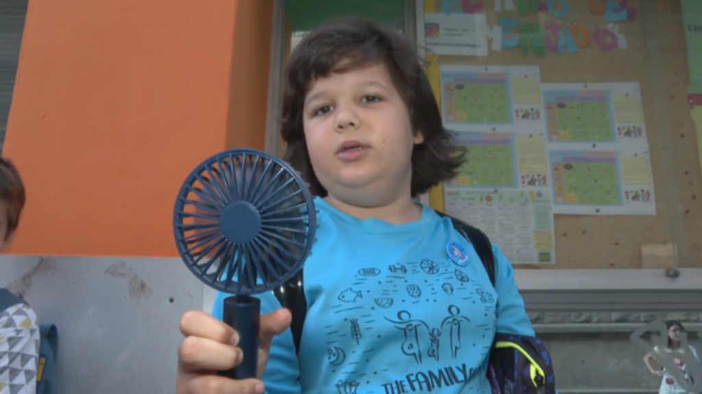Los padres de la Escola Concepció se organizan para llevar ventiladores