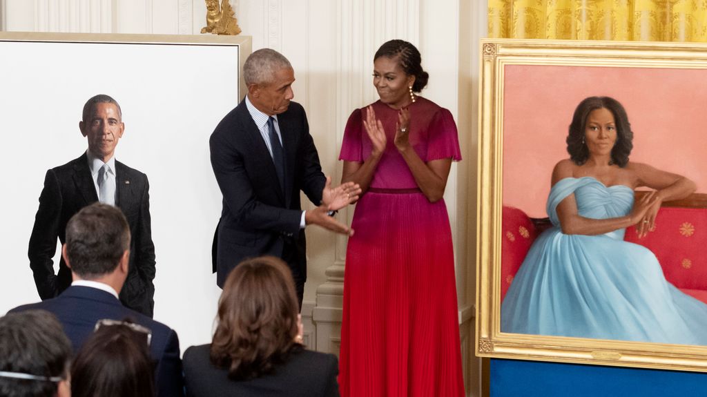 Los Obama regresan a la Casa Blanca para inaugurar sus retratos oficiales