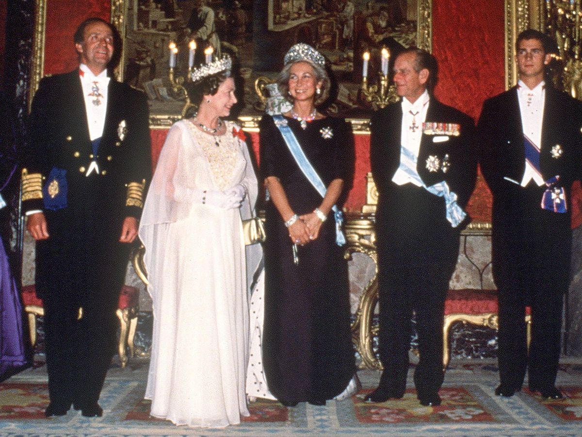 La única visita de la reina Isabel a España; el Greco, camisetas de Cobi y  mención a Gibraltar - NIUS