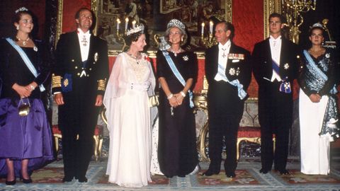 La única visita de la reina Isabel a España; el Greco, camisetas de Cobi y  mención a Gibraltar - NIUS