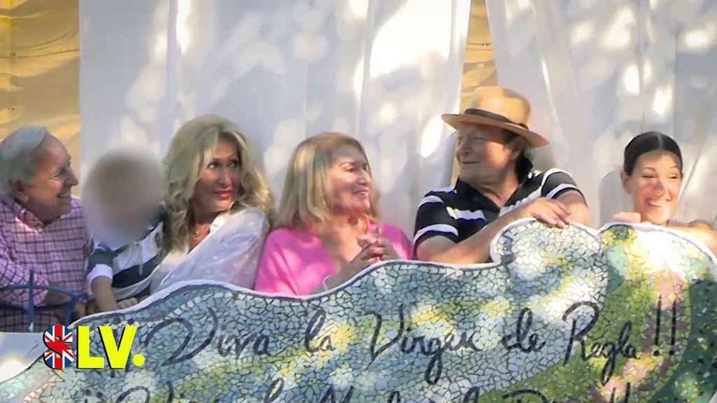 Insólito: Amador Mohedano y Rosa Benito comparten balcón en la procesión de la Virgen de Regla