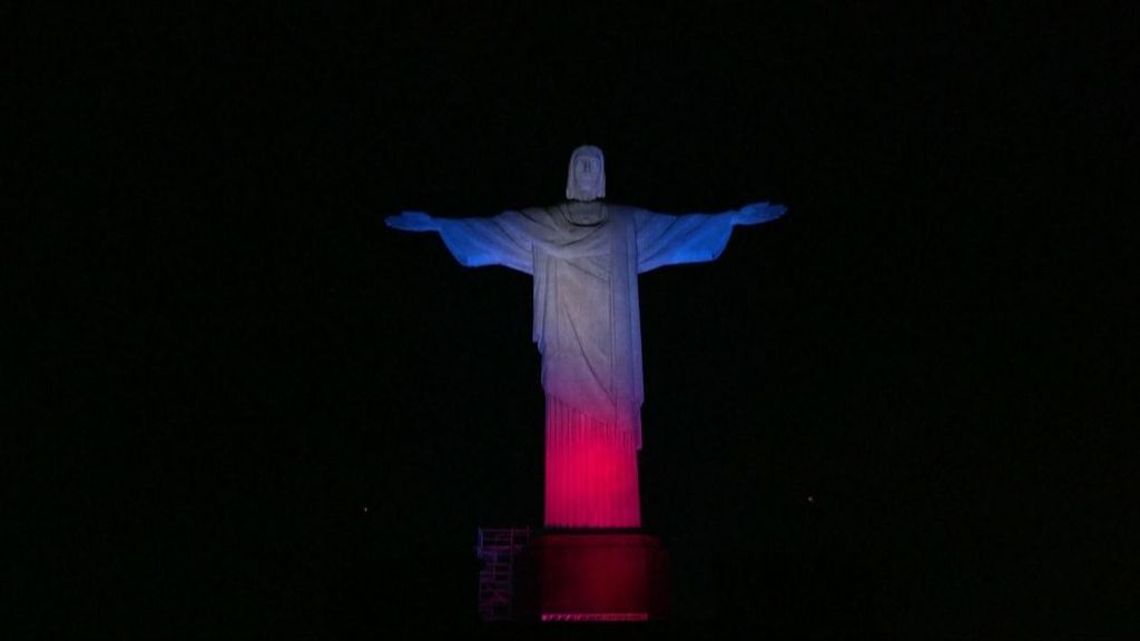 El Cristo Redentor de Río se tiñe de los colores de Reino Unido en homenaje a Isabel II