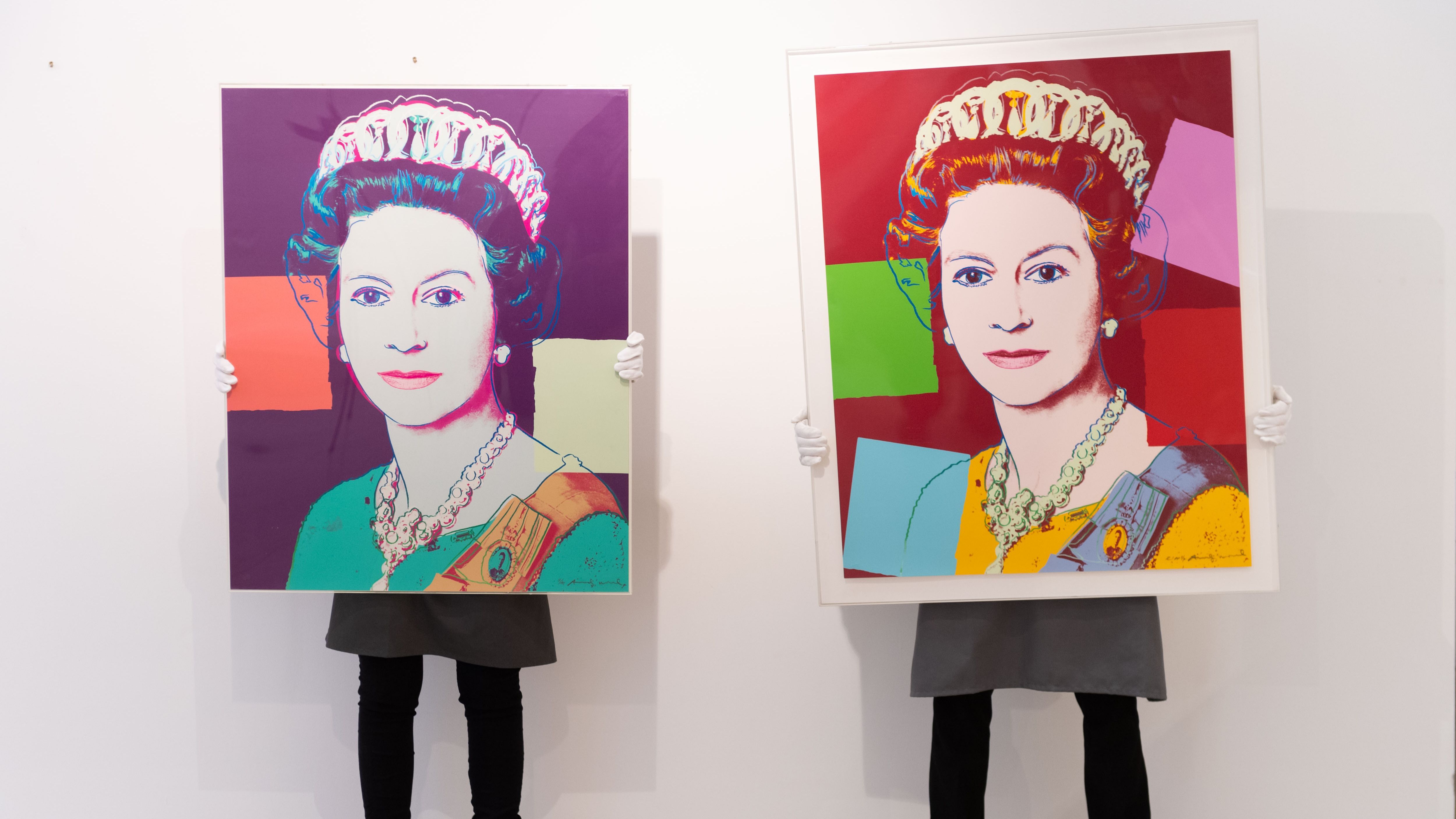 La reina Isabel II de Inglaterra, un icono de la cultura y el siglo pop