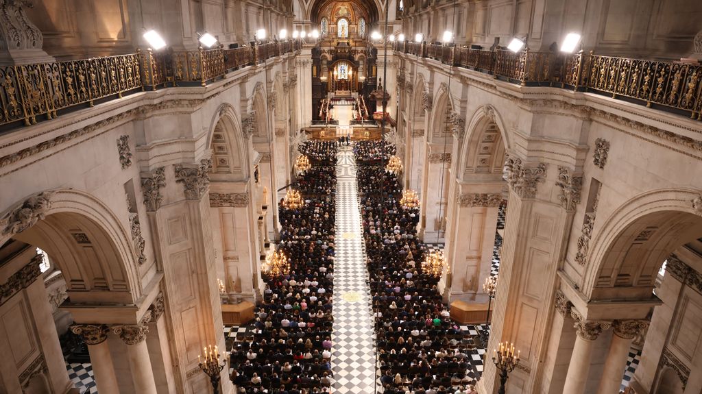 Primera ceremonia de recuerdo a la reina en la Catedral de St. Paul de Londres