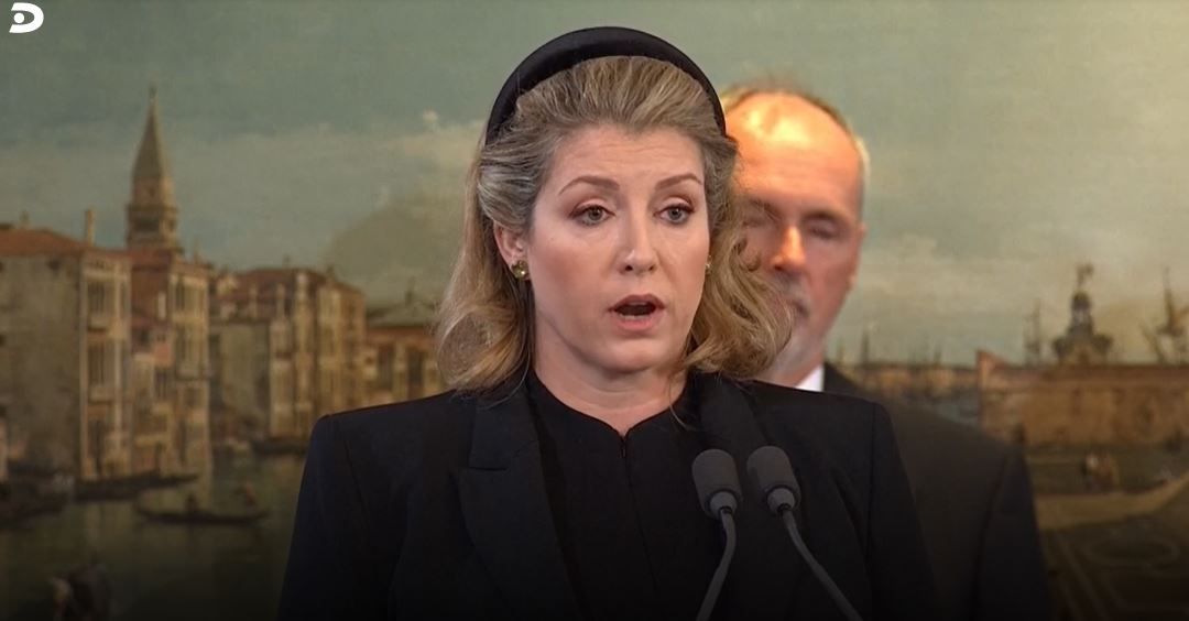 Carlos III, proclamado rey de Inglaterra