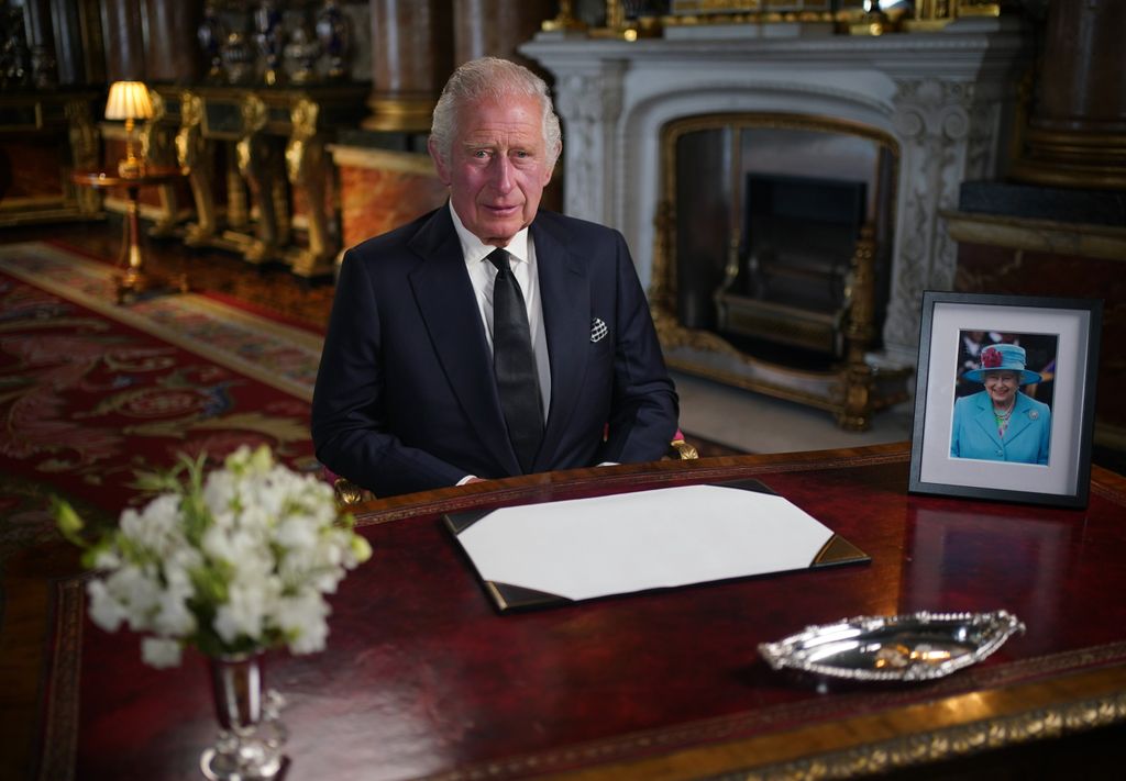 La imágenes de la proclamación oficial de Carlos III