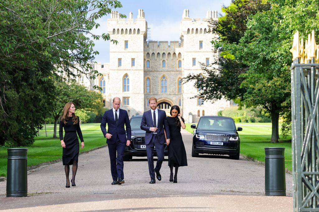Los príncipes de Gales y los duques de Sussex agradecen juntos los homenajes a la reina Isabel II
